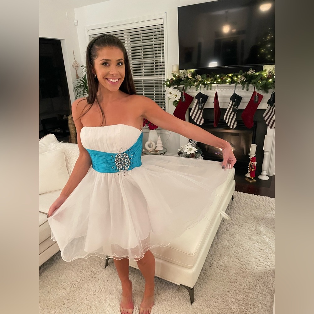 Fun flirty white dress. aqua ribbon jewel waistband! Weddings, prom, cocktails